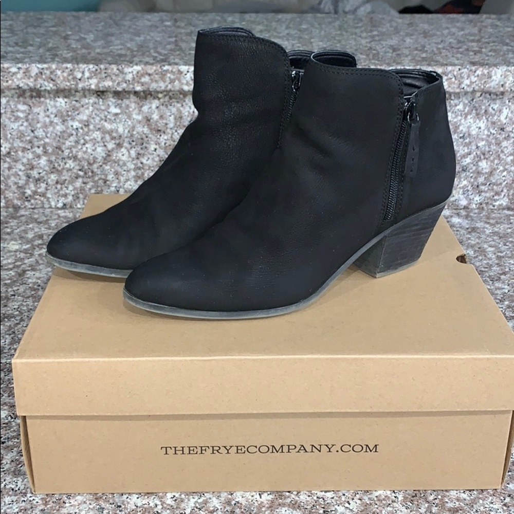 Frye Jacy Zip Bootie